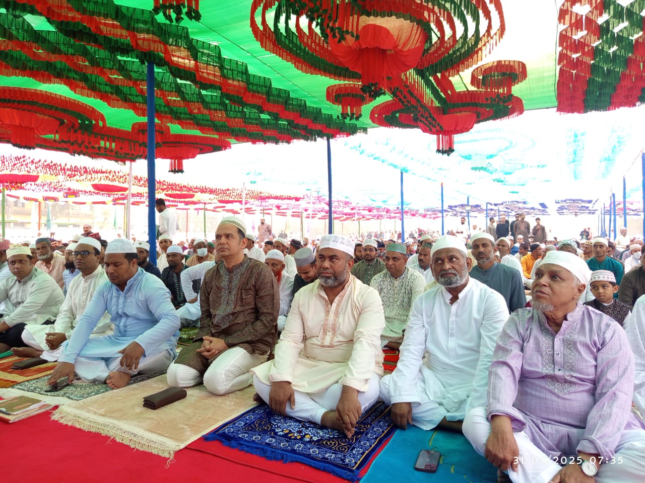 দেশ ও মুসলিম উম্মাহর শান্তি-সমৃদ্ধি কামনায় বিশেষ মোনাজাত