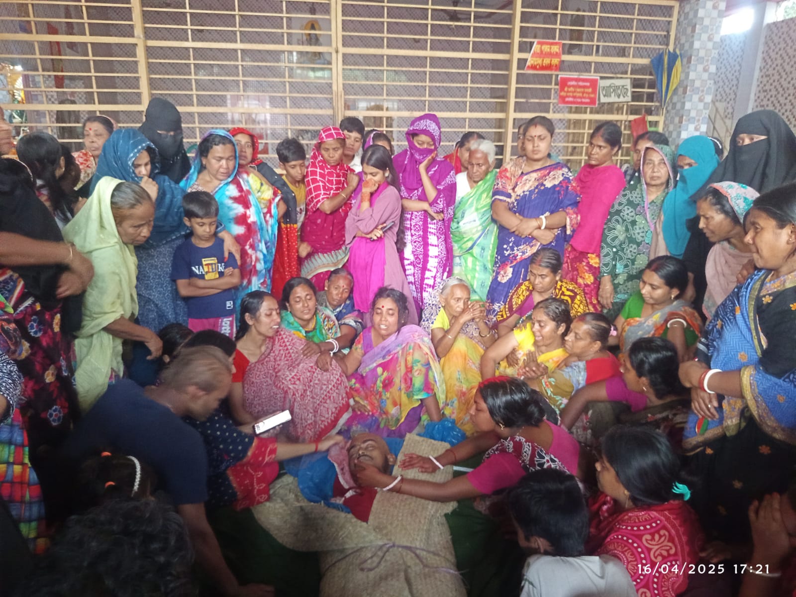চুয়াডাঙ্গার তালতলা শ্মশানে সম্পন্ন হলো শেষকৃত্য