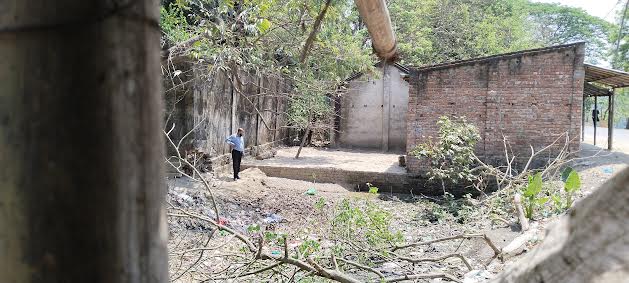 দর্শনার পরানপুরে জেলা পরিষদ ও রিফিউজি কলোনির জমিতে মার্কেট নির্মাণ