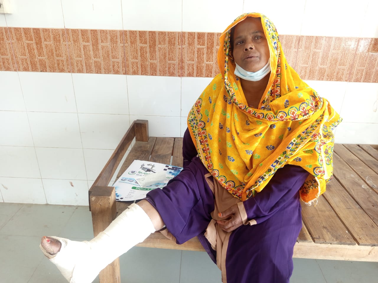চুয়াডাঙ্গায় তুচ্ছ ঘটনায় নারীকে পিটিয়ে জখম